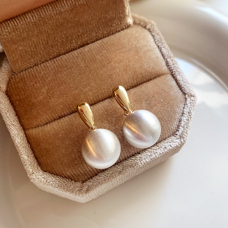 Niche contrasting brushed round earrings for women, with a light luxury and high-end feel. 2024 new 925 sterling silver stud post earrings