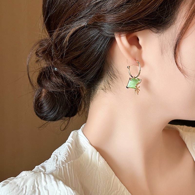 Original Chinese style jade bamboo earrings for women 2024 new popular item, light luxury, high-end feeling, elegant temperament, unique earrings