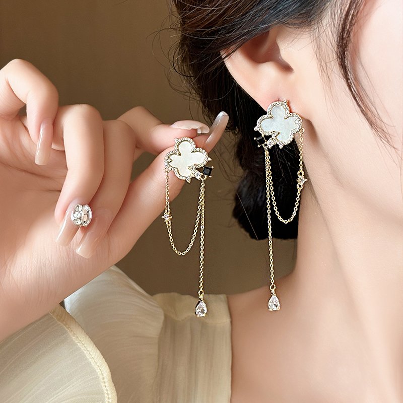 Original Lucky Grass tassel Earrings for Women 2024 New Popular High end Earrings with a Unique Summer Charm