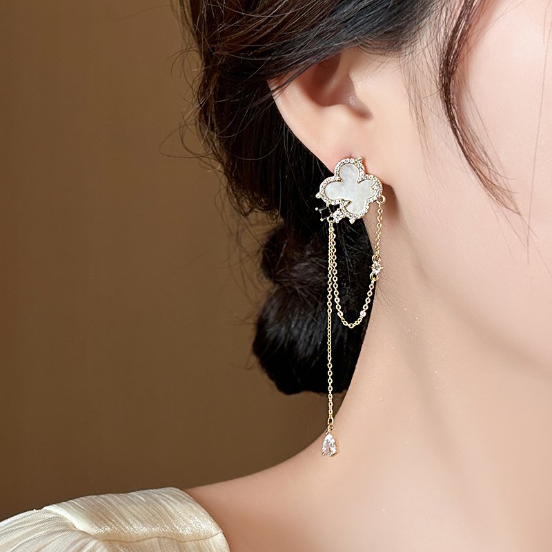 Original Lucky Grass tassel Earrings for Women 2024 New Popular High end Earrings with a Unique Summer Charm