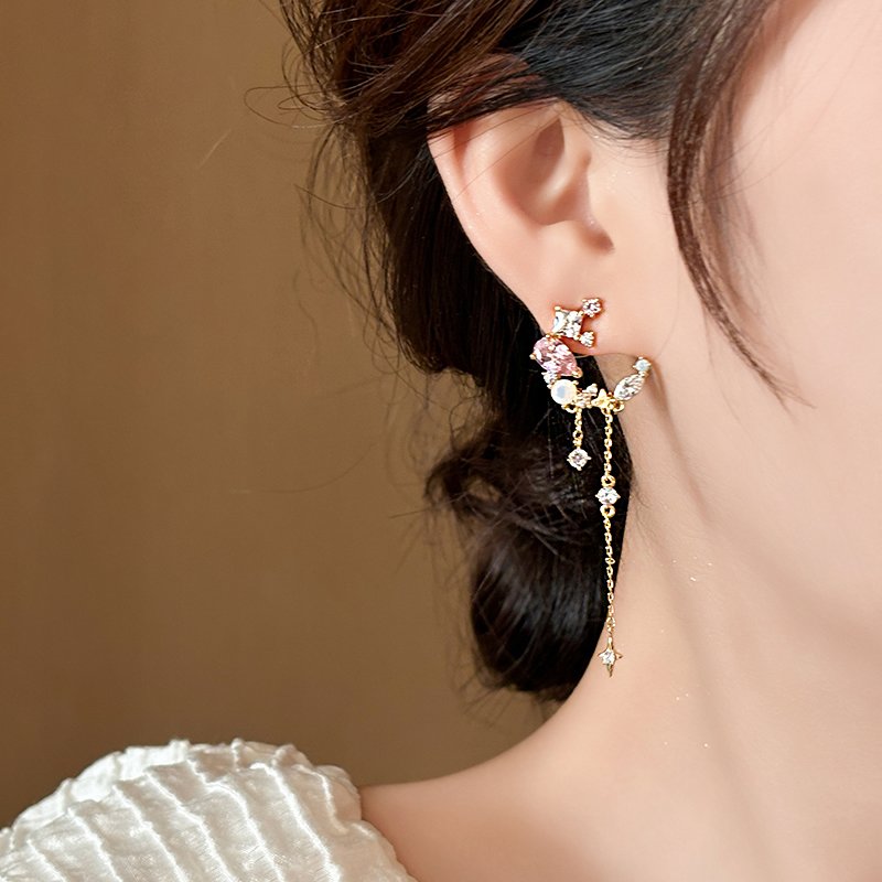 Original Star Moon tassel earrings 2024 new popular high-end pearl earrings feminine temperament niche unique earrings