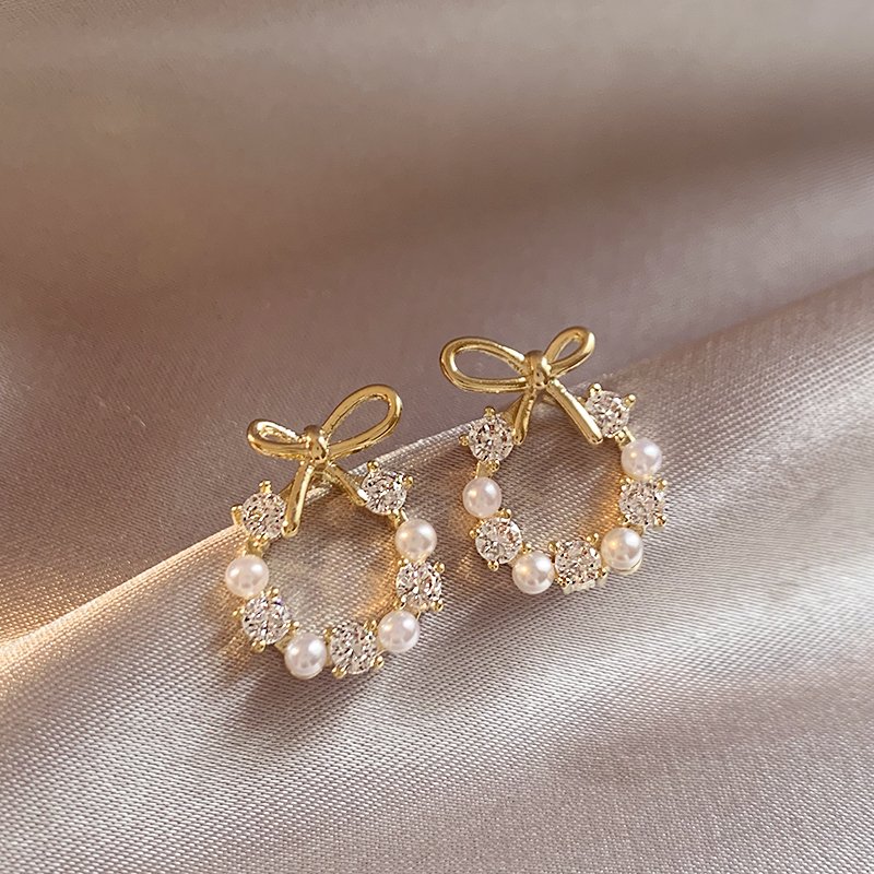 Pearl bow earrings for women 2024 new hot item, high-end fashion earrings, light luxury temperament, Korean style ear accessories