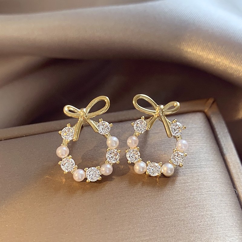 Pearl bow earrings for women 2024 new hot item, high-end fashion earrings, light luxury temperament, Korean style ear accessories