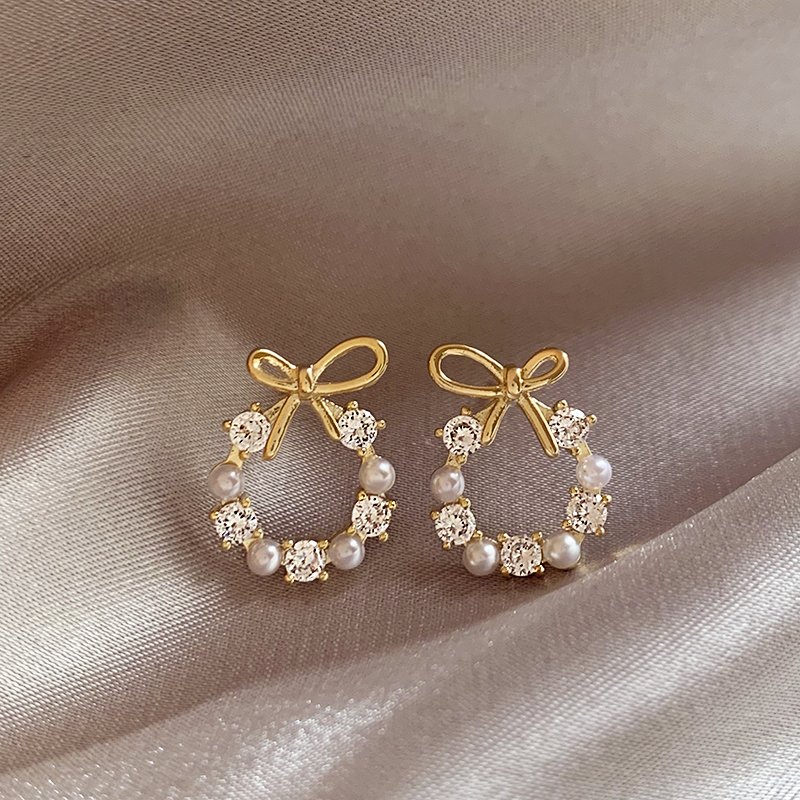 Pearl bow earrings for women 2024 new hot item, high-end fashion earrings, light luxury temperament, Korean style ear accessories