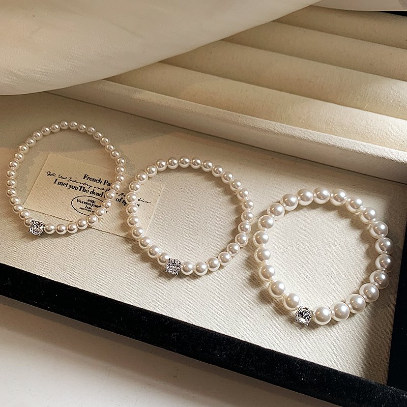 Pearl bracelet for women, light luxury, niche exquisite bracelet, high-end feeling bead, 2024 new popular high beauty jewelry