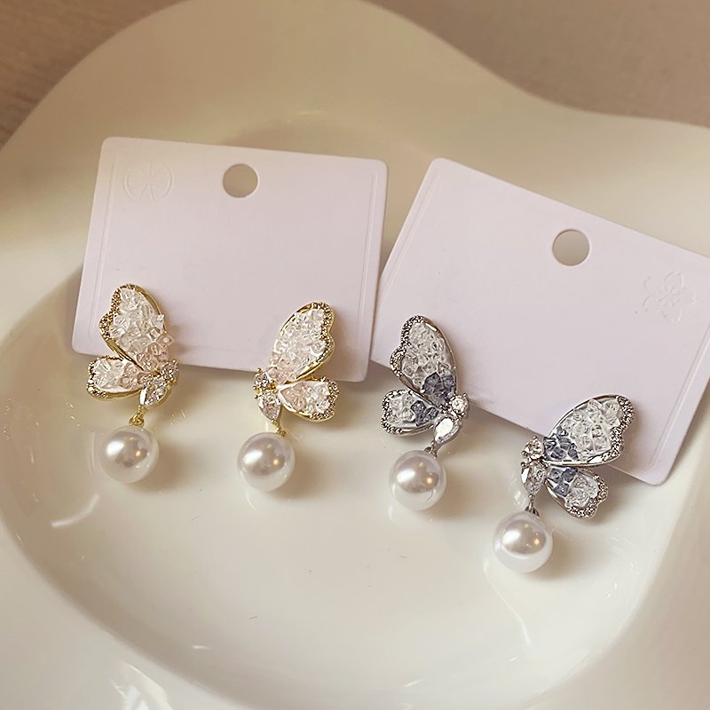 Pearl butterfly earrings, women's light luxury high-end temperament earrings, 2024 new popular unique ear accessories