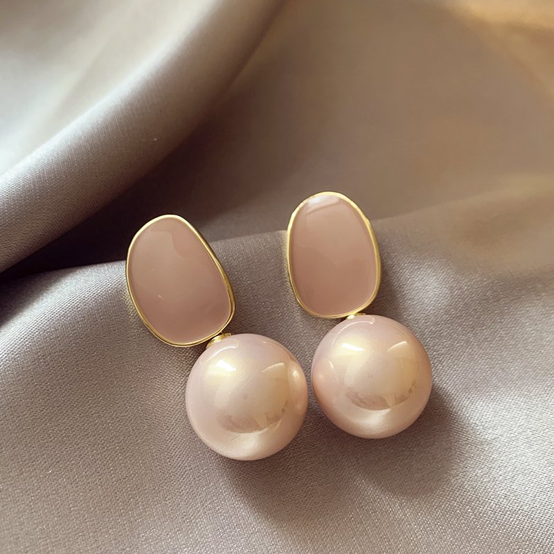 Pearl earrings 2024 new popular high-end earrings earrings earrings pendant women's light luxury temperament unique ear accessories