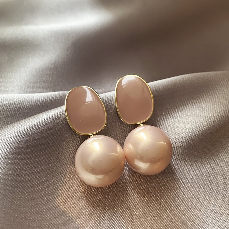 Pearl earrings 2024 new popular high-end earrings earrings earrings pendant women's light luxury temperament unique ear accessories