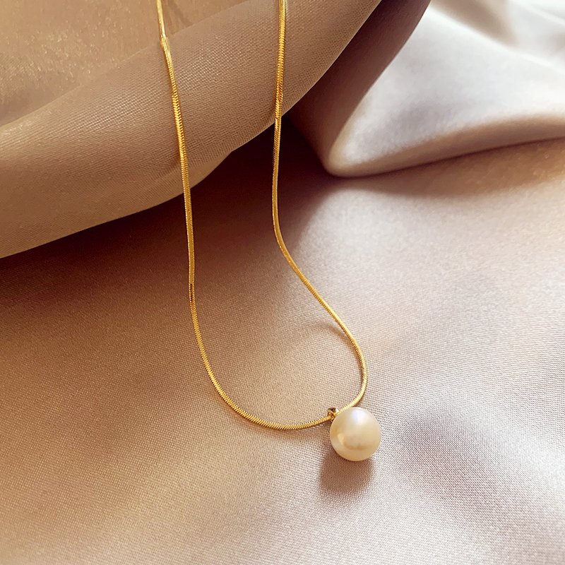 Pearl necklace accessories for women, light luxury, niche, high-end temperament, collarbone chain, 2024 new popular necklace