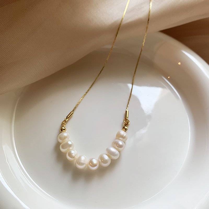 Pearl necklace for women, 2024 new accessory pendant, necklace, high-end feel, light luxury, niche collarbone chain, temperament accessory