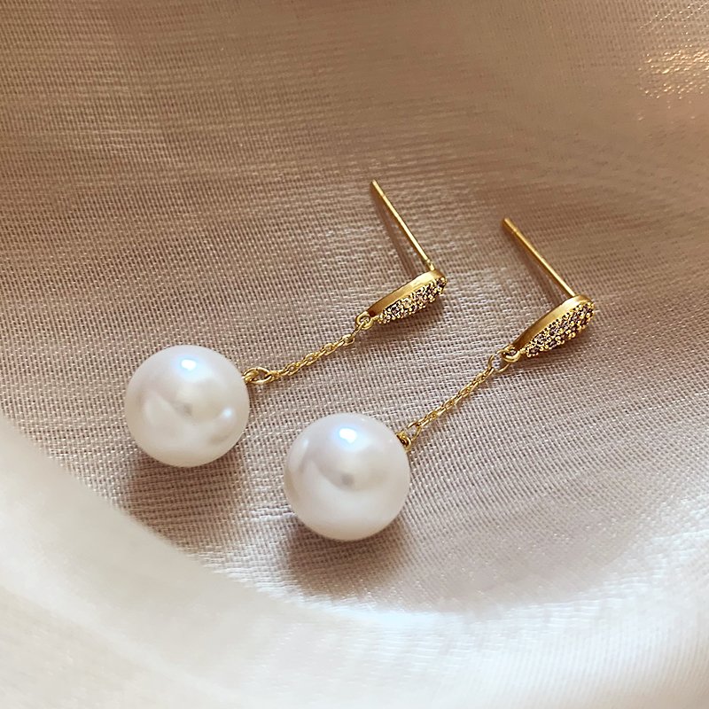 Pearl tassel earrings for women 2024 new popular high-end earrings light luxury niche unique ear accessories