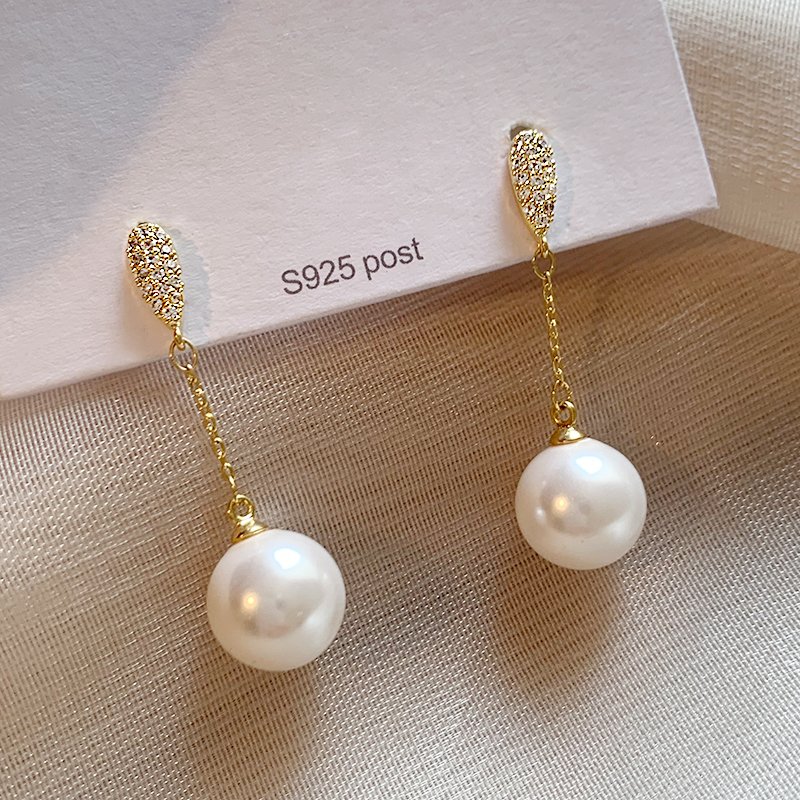 Pearl tassel earrings for women 2024 new popular high-end earrings light luxury niche unique ear accessories