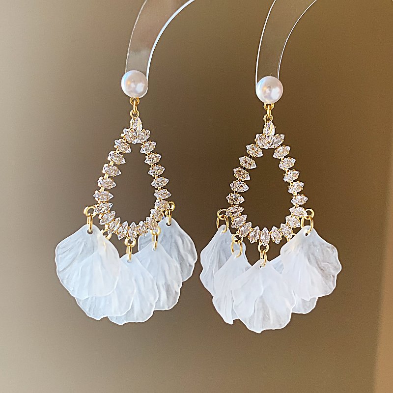 Petal long tassel earrings for women, light luxury niche earrings, 2024 new popular high-end earrings, unique earrings