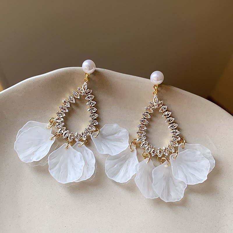 Petal long tassel earrings for women, light luxury niche earrings, 2024 new popular high-end earrings, unique earrings