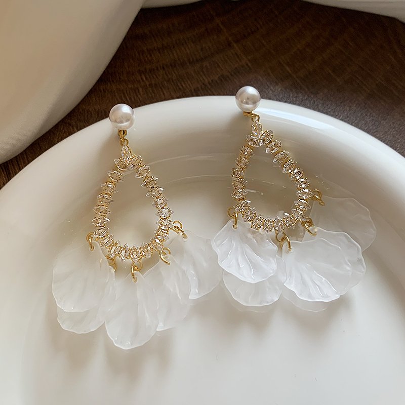 Petal long tassel earrings for women, light luxury niche earrings, 2024 new popular high-end earrings, unique earrings