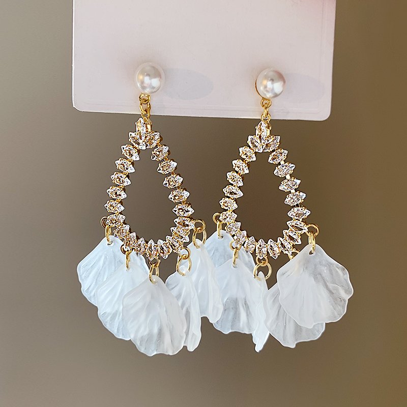 Petal long tassel earrings for women, light luxury niche earrings, 2024 new popular high-end earrings, unique earrings