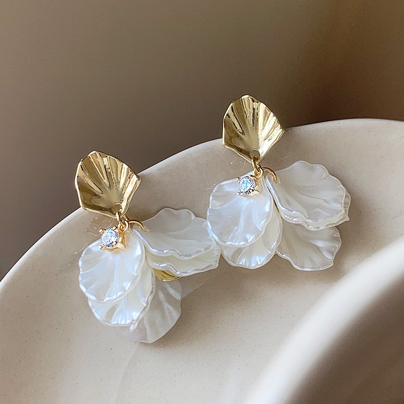 Petal tassel earrings for women, luxurious and high-end earrings, 2024 new popular summer earrings, niche and unique earrings