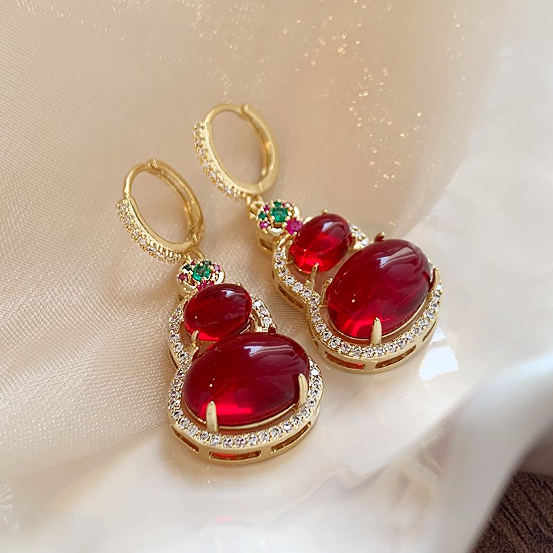 Pigeon blood red gourd earrings, women's light luxury high-end earrings, 2024 new popular style, temperament earrings, unique earrings