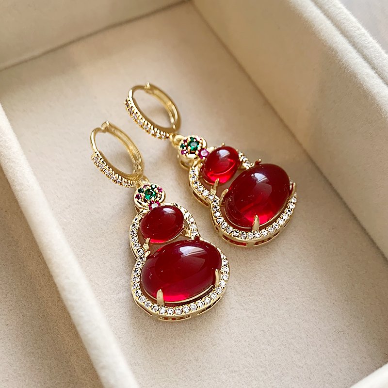 Pigeon blood red gourd earrings, women's light luxury high-end earrings, 2024 new popular style, temperament earrings, unique earrings