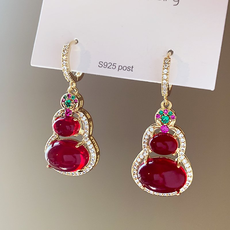 Pigeon blood red gourd earrings, women's light luxury high-end earrings, 2024 new popular style, temperament earrings, unique earrings