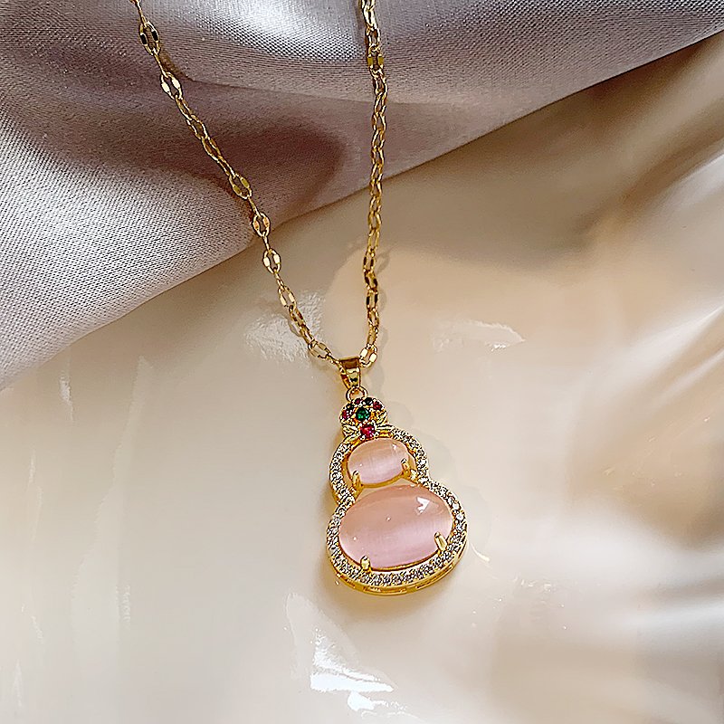 Pink cat eye stone gourd necklace for women, light luxury, niche collarbone chain accessories, 2024 new popular high-end necklace