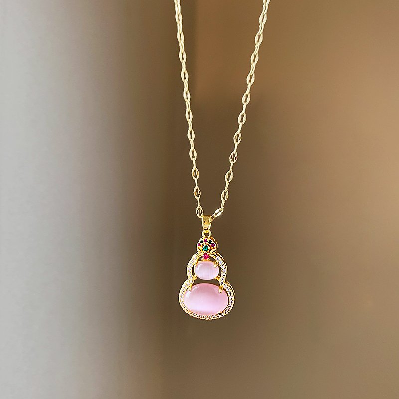 Pink cat eye stone gourd necklace for women, light luxury, niche collarbone chain accessories, 2024 new popular high-end necklace