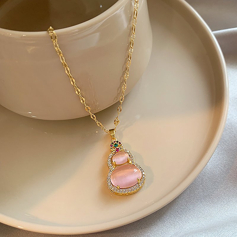 Pink cat eye stone gourd necklace for women, light luxury, niche collarbone chain accessories, 2024 new popular high-end necklace