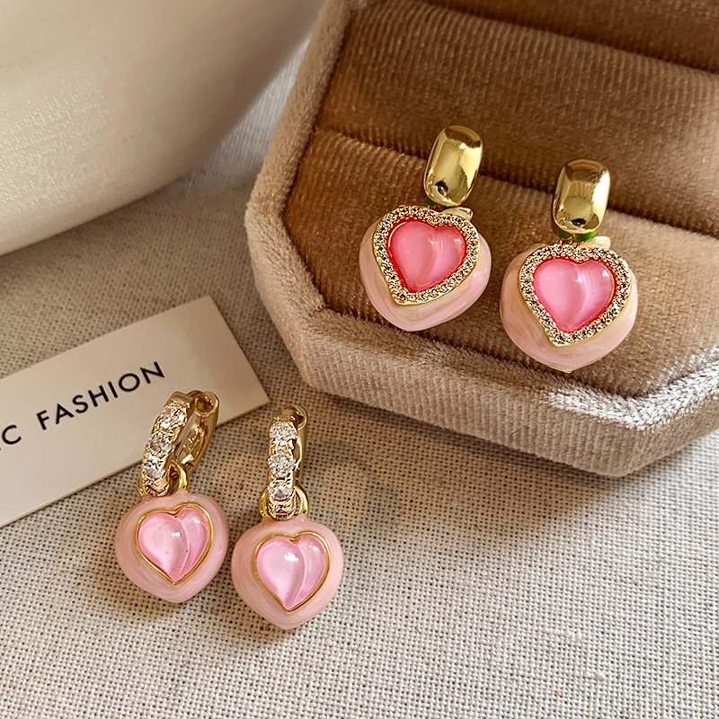 Pink peach heart earrings for women 2024 new popular item, high-end fashion earrings, light luxury temperament earrings, unique earrings