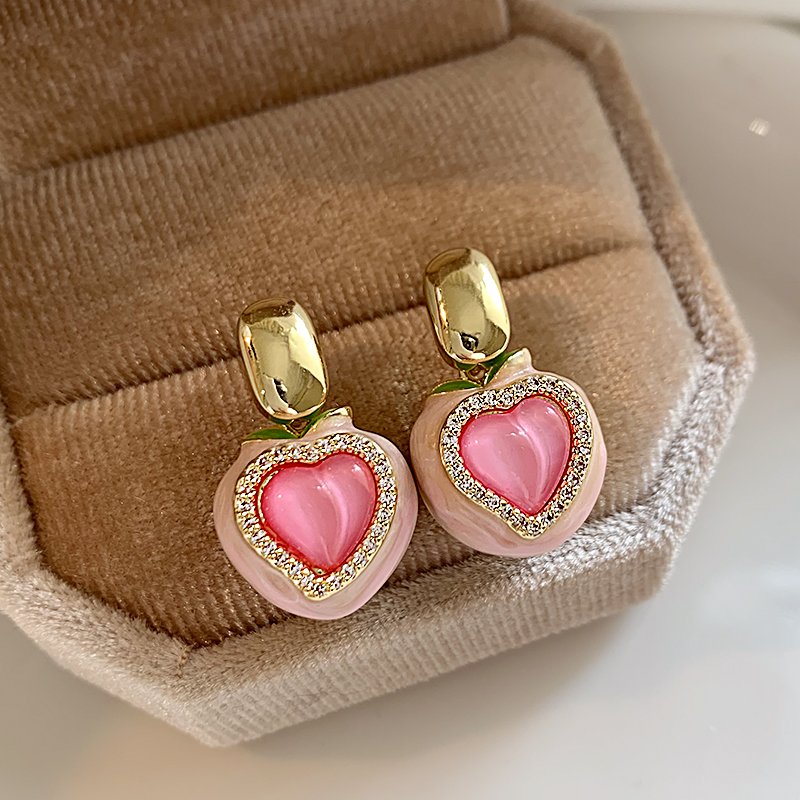 Pink peach heart earrings for women 2024 new popular item, high-end fashion earrings, light luxury temperament earrings, unique earrings