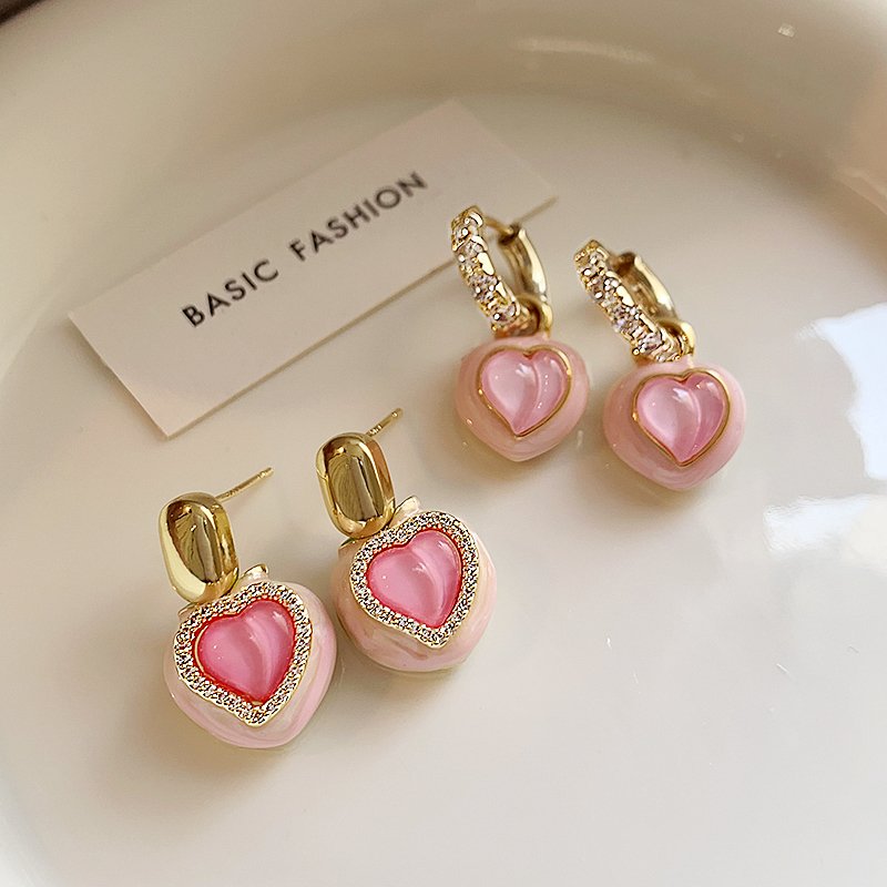 Pink peach heart earrings for women 2024 new popular item, high-end fashion earrings, light luxury temperament earrings, unique earrings