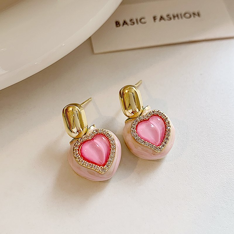 Pink peach heart earrings for women 2024 new popular item, high-end fashion earrings, light luxury temperament earrings, unique earrings