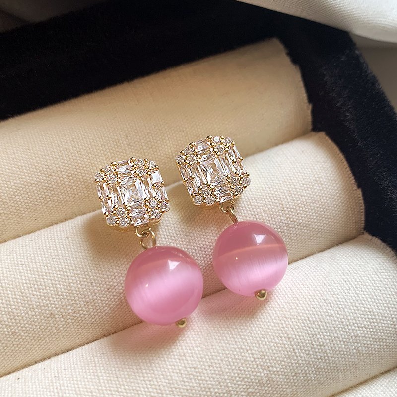 Pink round bead zircon earrings for women, luxurious and high-end earrings, 2024 new popular style, niche and unique earrings