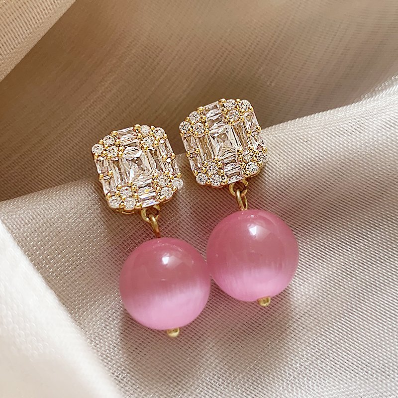 Pink round bead zircon earrings for women, luxurious and high-end earrings, 2024 new popular style, niche and unique earrings