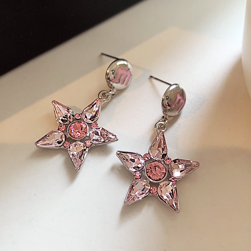 Pink zircon pentagram earrings for women, with a light luxury and high-end feel. 2024 new popular item, niche and unique ear accessory