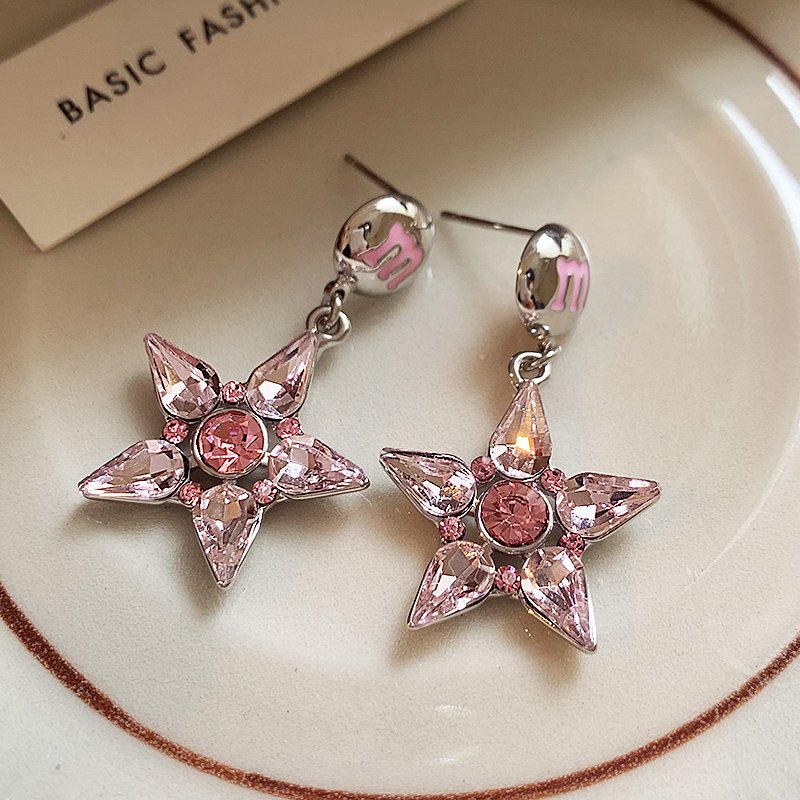 Pink zircon pentagram earrings for women, with a light luxury and high-end feel. 2024 new popular item, niche and unique ear accessory