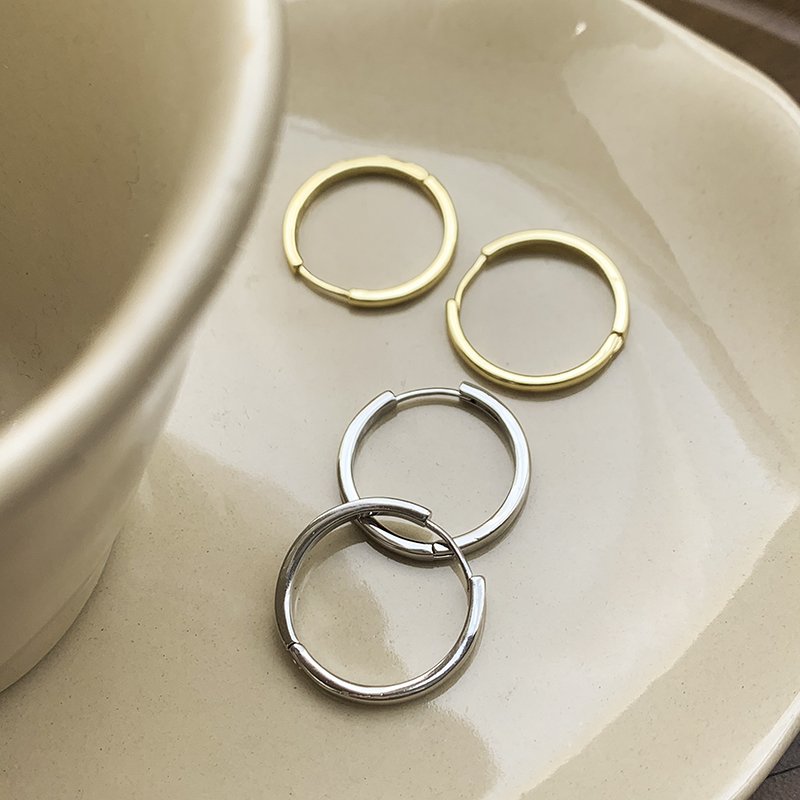 Plain ring earrings for women, light luxury, niche, unique earrings, 2024 new popular style, high-end temperament, circle earrings, earrings