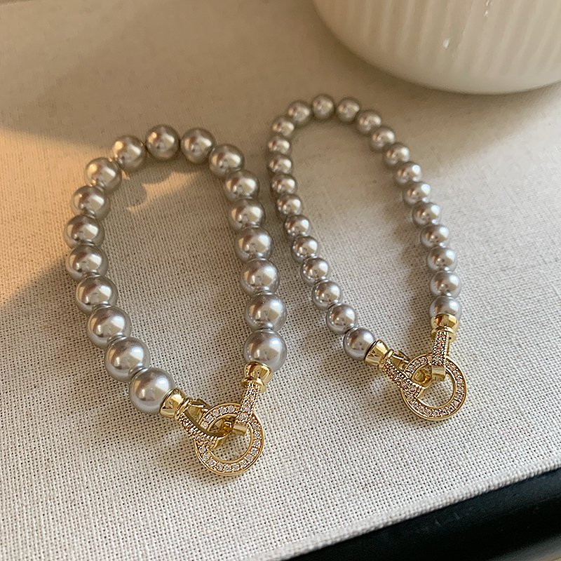 Really many hemp grey pearl bracelets for women, light luxury, niche and exquisite bracelets. 2024 new bead string bracelet for girlfriends