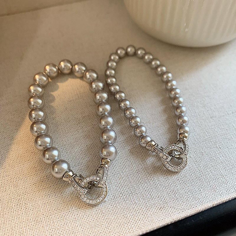 Really many hemp grey pearl bracelets for women, light luxury, niche and exquisite bracelets. 2024 new bead string bracelet for girlfriends