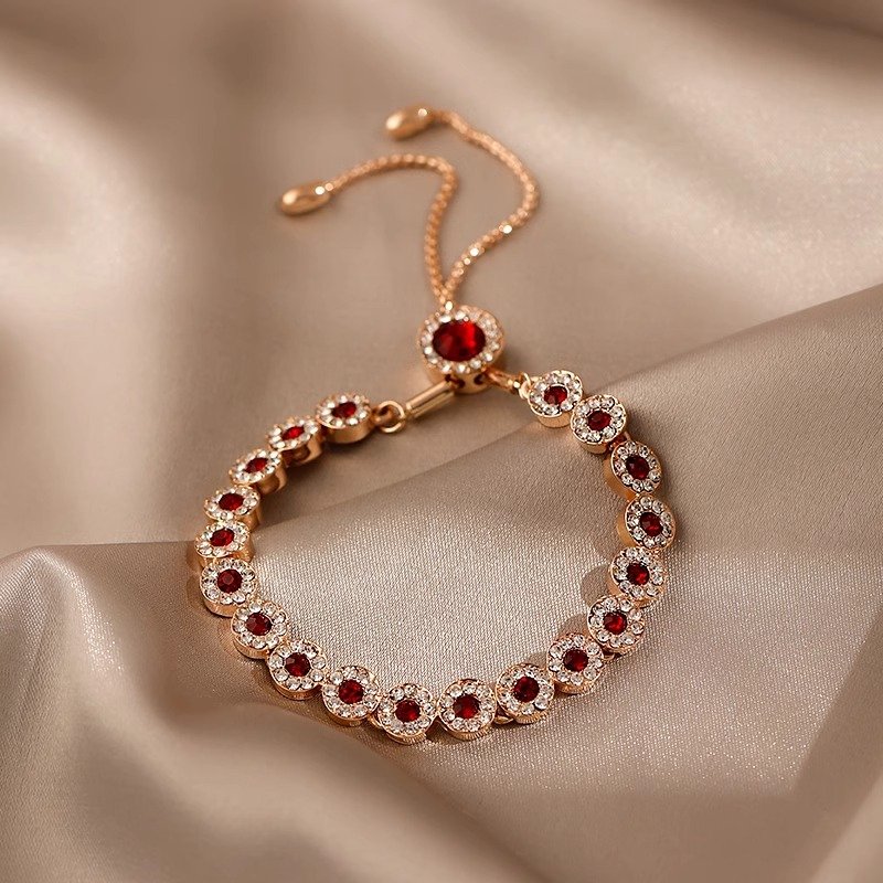 Red Crystal Retro Bracelet for Women 2024 New Popular Ins Niche Bracelet Premium Cold Wind Hand Accessories