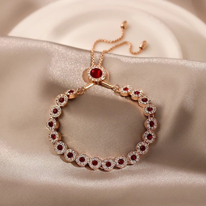 Red Crystal Retro Bracelet for Women 2024 New Popular Ins Niche Bracelet Premium Cold Wind Hand Accessories