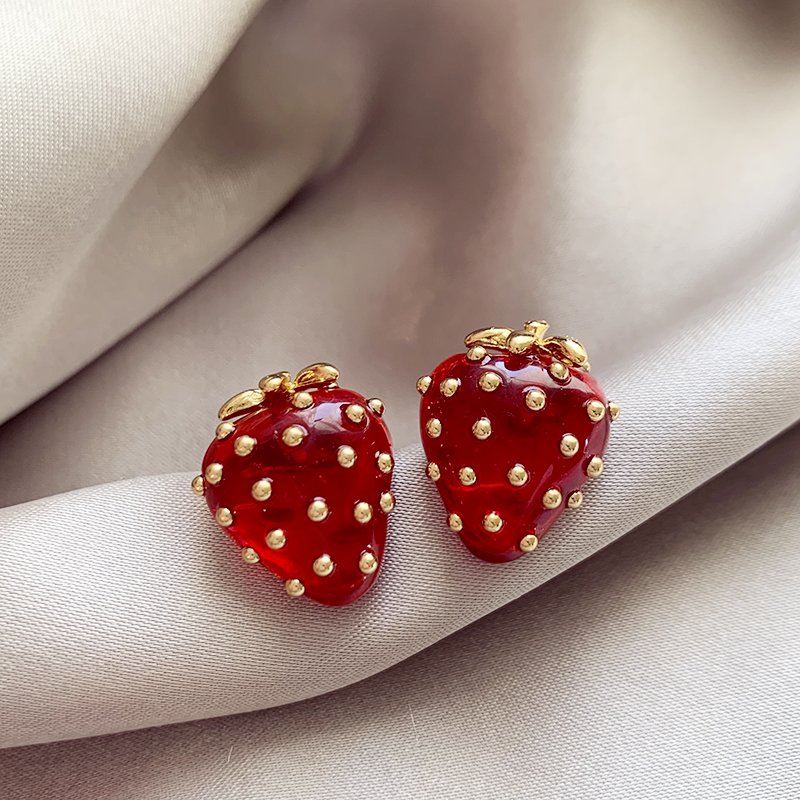 Red strawberry earrings for women, 2024 new explosive style earrings, light luxury and high-end, niche and unique ear accessories