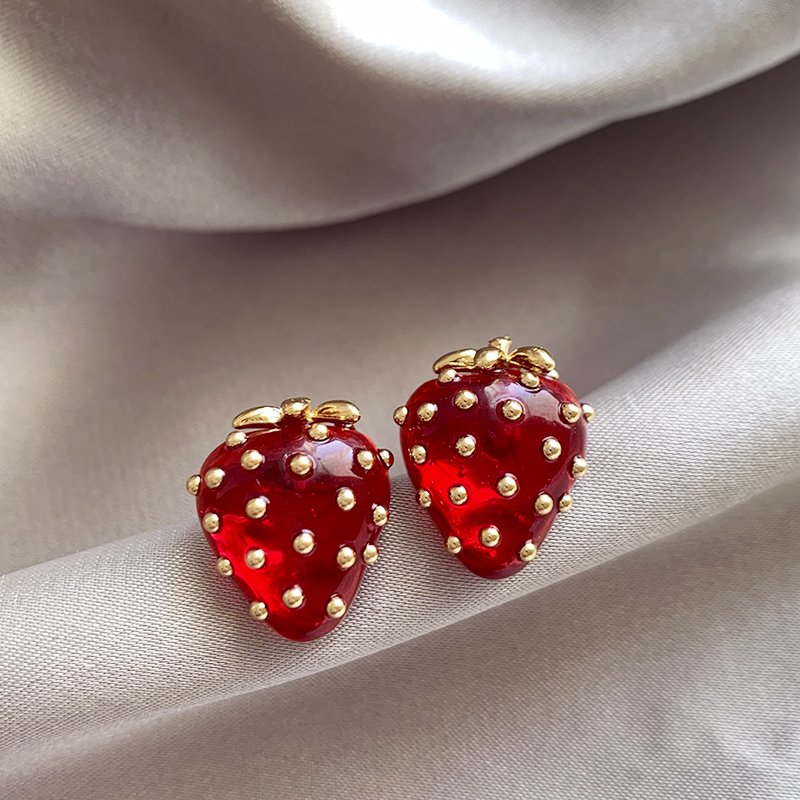 Red strawberry earrings for women, 2024 new explosive style earrings, light luxury and high-end, niche and unique ear accessories