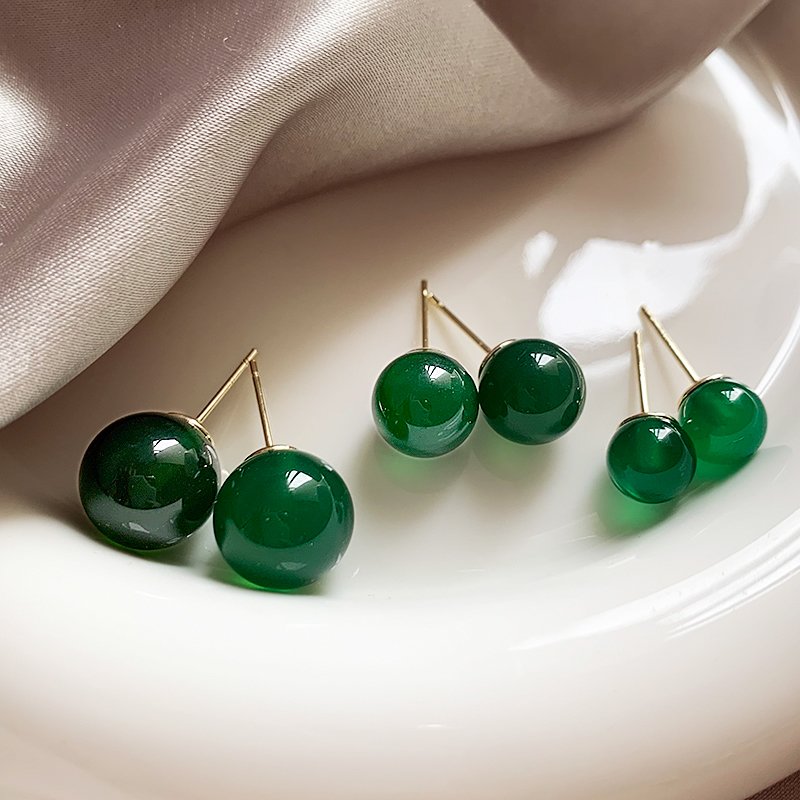 Retro emerald earrings for women, 925 pure silver stud post, light luxury temperament earrings, 2024 new popular high-end earrings