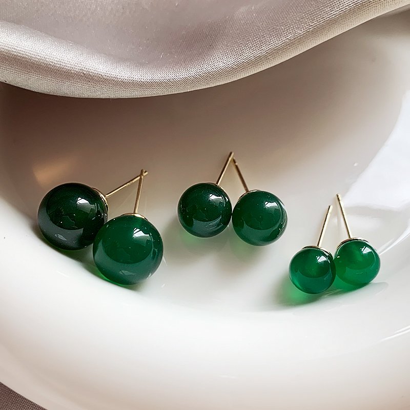 Retro emerald earrings for women, 925 pure silver stud post, light luxury temperament earrings, 2024 new popular high-end earrings