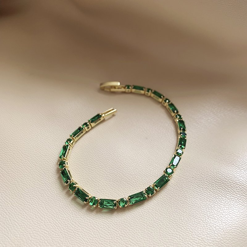 Retro emerald zircon bracelet for women, 2024 new hot item, high-end feel bracelet, light luxury, niche exquisite jewelry