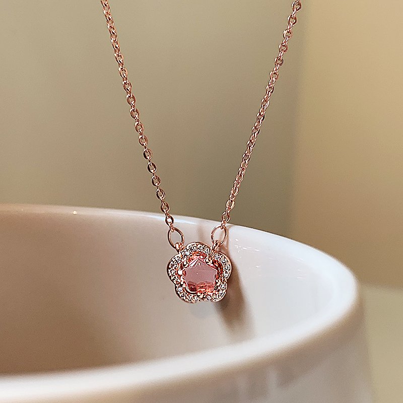 Sakura pendant necklace, women's light luxury high-end feeling, collarbone chain, 2024 new popular necklace, niche accessory