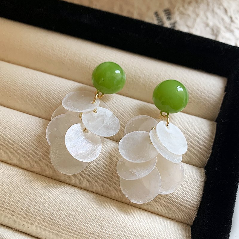 Shell tassel earrings, women's light luxury high-end earrings, 2024 new explosive style earrings, unique and niche earrings