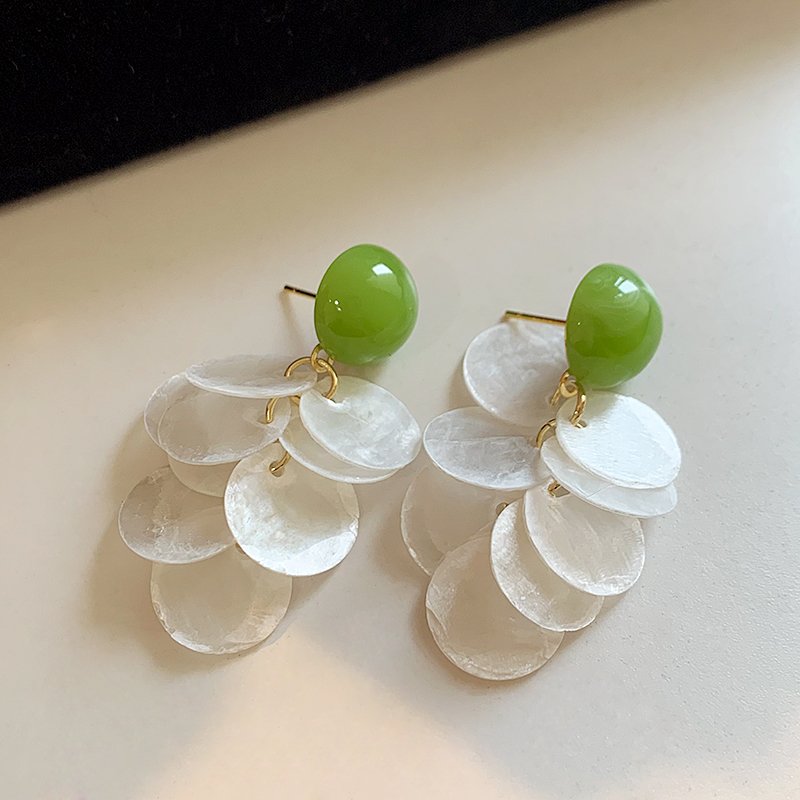 Shell tassel earrings, women's light luxury high-end earrings, 2024 new explosive style earrings, unique and niche earrings