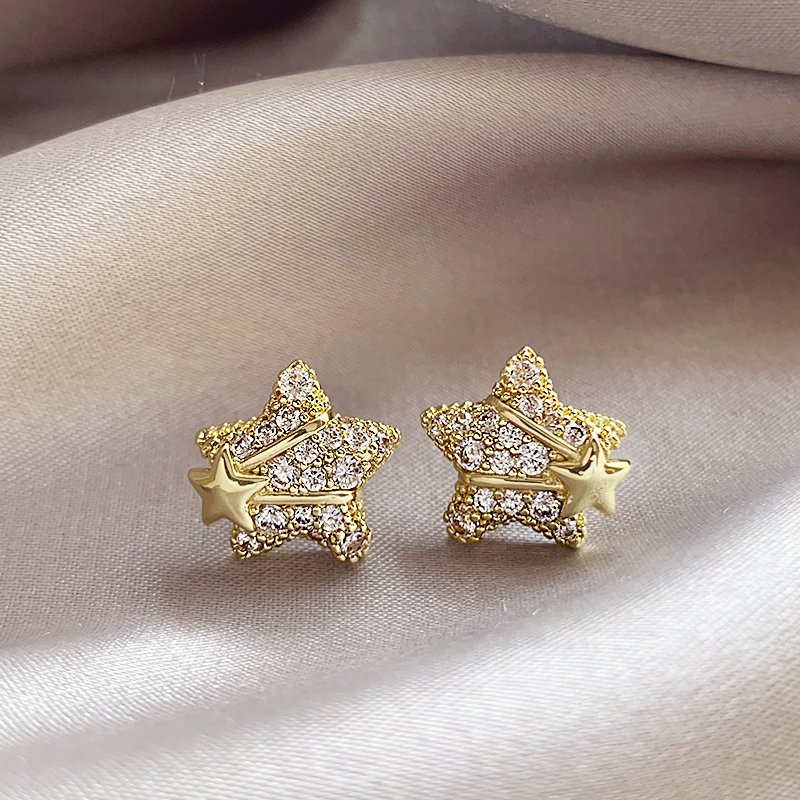 Sparkling Diamond Star Earrings for Women, Light Luxury, Small and High End, 2024 New Popular 925 Silver stud post Earrings