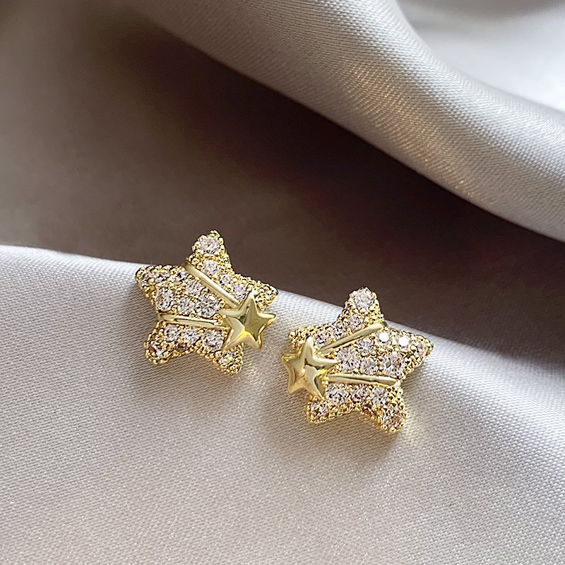 Sparkling Diamond Star Earrings for Women, Light Luxury, Small and High End, 2024 New Popular 925 Silver stud post Earrings